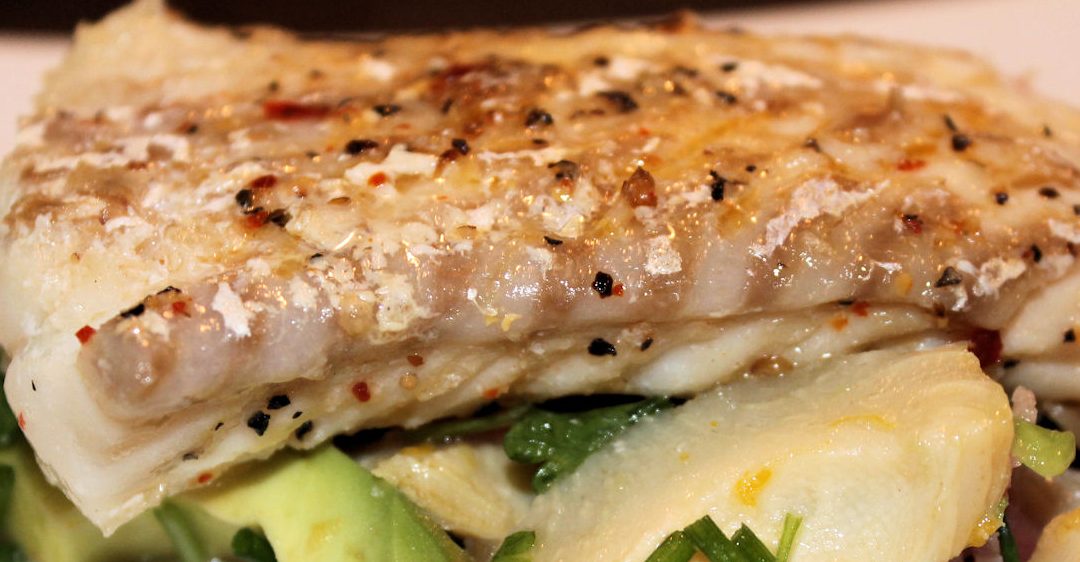 Stekt torsk med kronärtskocks- och avacadosallad (mjölkfri)