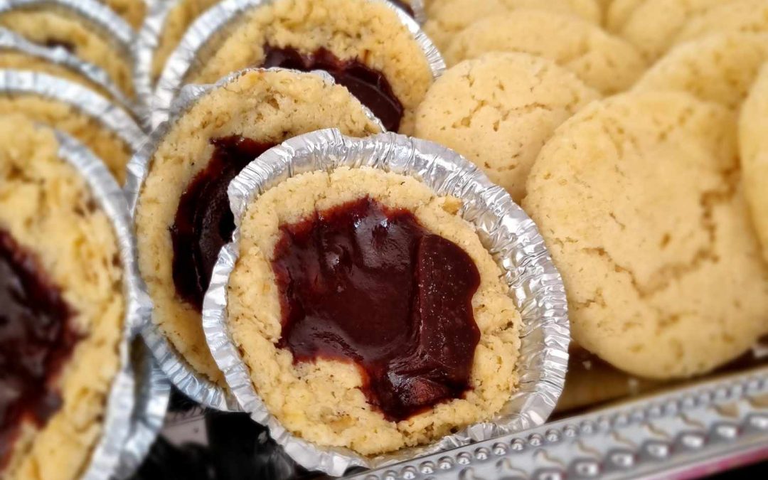 Havreformar med chokladfyllning